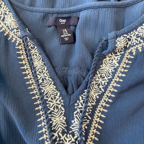 💙 GAP Medium Blue Peasant Blouse – Embroidered V-Neck, Tassel Tie, Size Medium - Picture 7 of 8